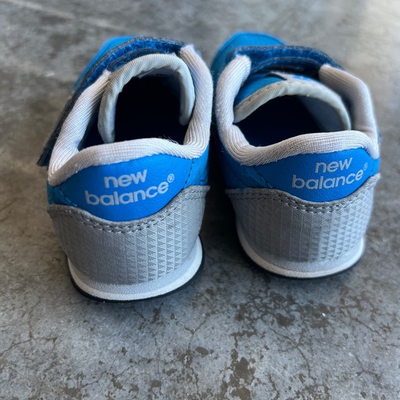 New Balance Baby Shoes 311 Velcro Sneakers Size 5 - Picture 3 of 9